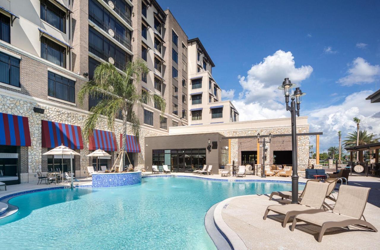 The Brownwood Hotel & Spa ザ・ヴィレッジズ エクステリア 写真