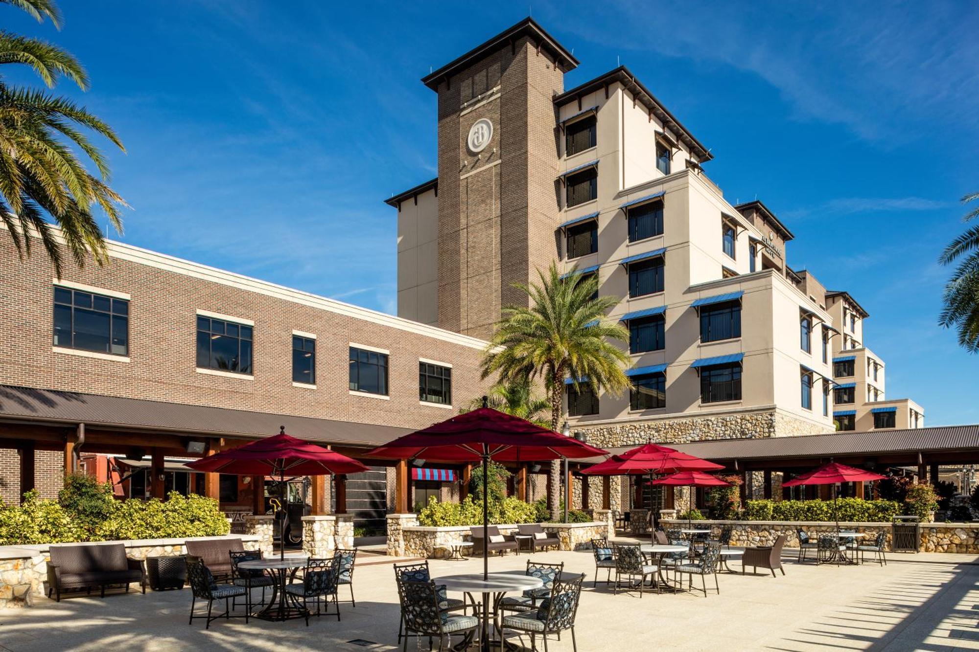 The Brownwood Hotel & Spa ザ・ヴィレッジズ エクステリア 写真