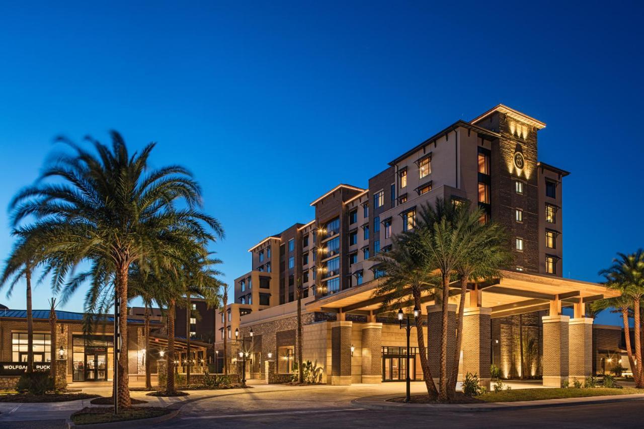 The Brownwood Hotel & Spa ザ・ヴィレッジズ エクステリア 写真